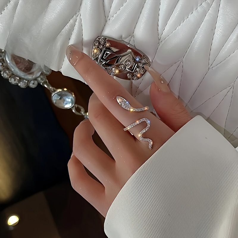 Bague serpent Moissanite en argent sterling S925 brillant | Style musique pop, idéale pour le quotidien, les fêtes et les cadeaux | Bijoux durables, plaqué platine, style sexy, parfaite pour