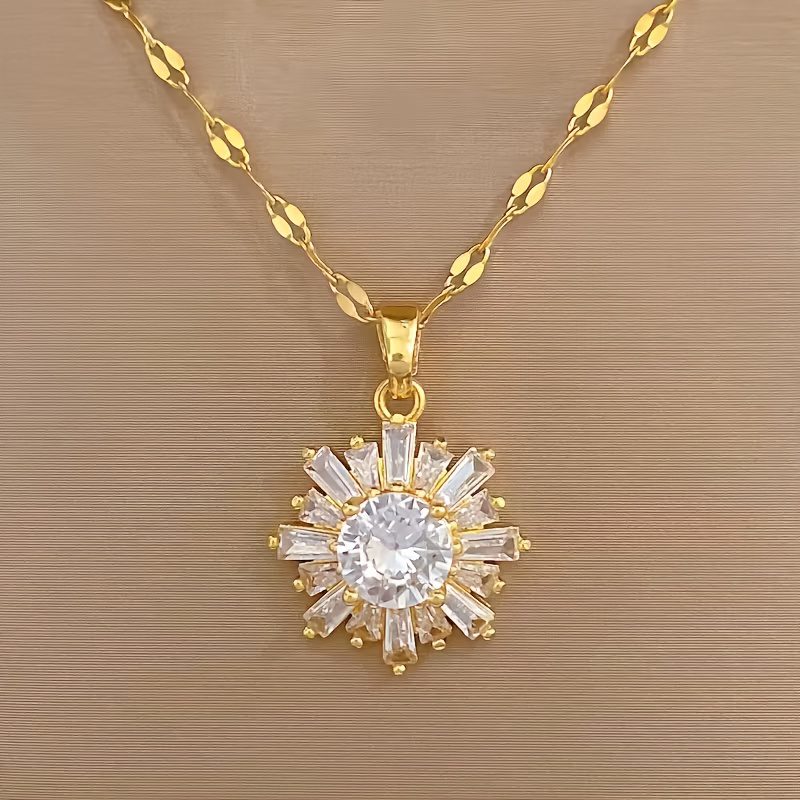 Pendentif Éblouissant en Forme de Flocon de Neige, Orné de Zirconia Synthétique Luxueux, Chaîne en Acier Inoxydable Plaqué de Haute Qualité, Collier Polyvalent pour Banquets, Mariages, Anniversaires et Fêtes
