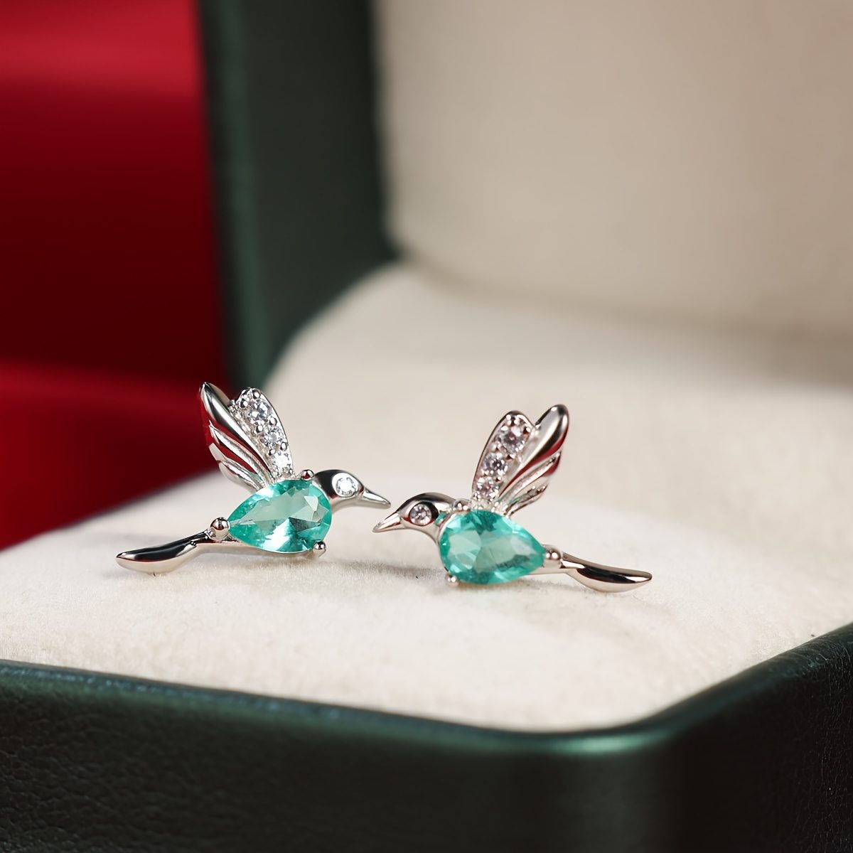 Boucles d'oreilles à clous délicates en forme de colibri | Bijoux hypoallergéniques en argent sterling 925 avec incrustation de zircone, style bohème élégant, cadeau féminin mignon, sans nickel, anti-allergiques, parfaits pour les peaux sensibles