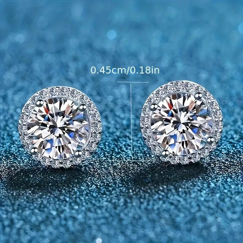 Boucles d'oreilles en alliage synthétique zircone synthétique étincelant exquis en argent sterling S925, adaptées à la mode féminine, simples et multifonctionnelles pour les fêtes quotidiennes, les anniversaires et les cadeaux de Saint-Valentin, boucles d'oreilles féminines haut de gamme