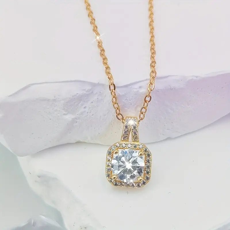 Collier pendentif en argent sterling 925 avec moissanite taille princesse de 1 carat/2 carats, convient pour le quotidien, les fêtes, les soirées, les rendez-vous, les vacances, les anniversaires, la Saint-Valentin, le carnaval, Pâques et autres cadeaux de bijoux, avec boîte cadeau, environ 0,14 oz