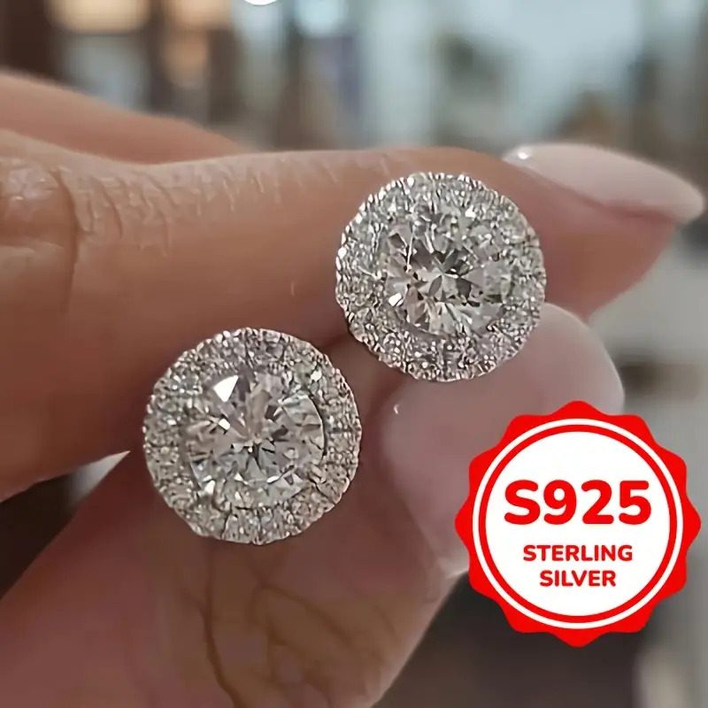 Boucles d'oreilles en alliage synthétique zircone synthétique étincelant exquis en argent sterling S925, adaptées à la mode féminine, simples et multifonctionnelles pour les fêtes quotidiennes, les anniversaires et les cadeaux de Saint-Valentin, boucles d'oreilles féminines haut de gamme