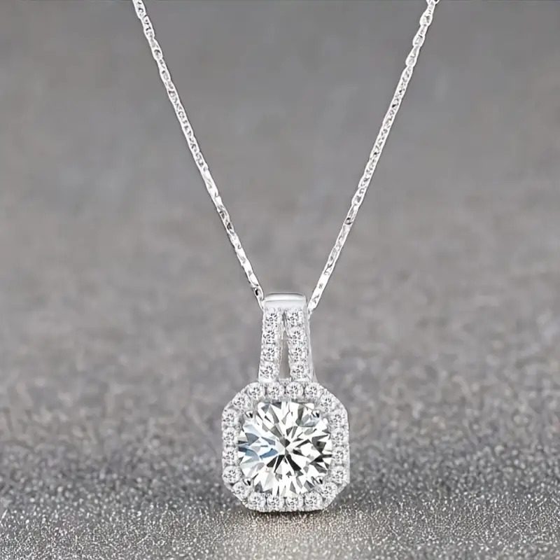 Collier pendentif en argent sterling 925 avec moissanite taille princesse de 1 carat/2 carats, convient pour le quotidien, les fêtes, les soirées, les rendez-vous, les vacances, les anniversaires, la Saint-Valentin, le carnaval, Pâques et autres cadeaux de bijoux, avec boîte cadeau, environ 0,14 oz