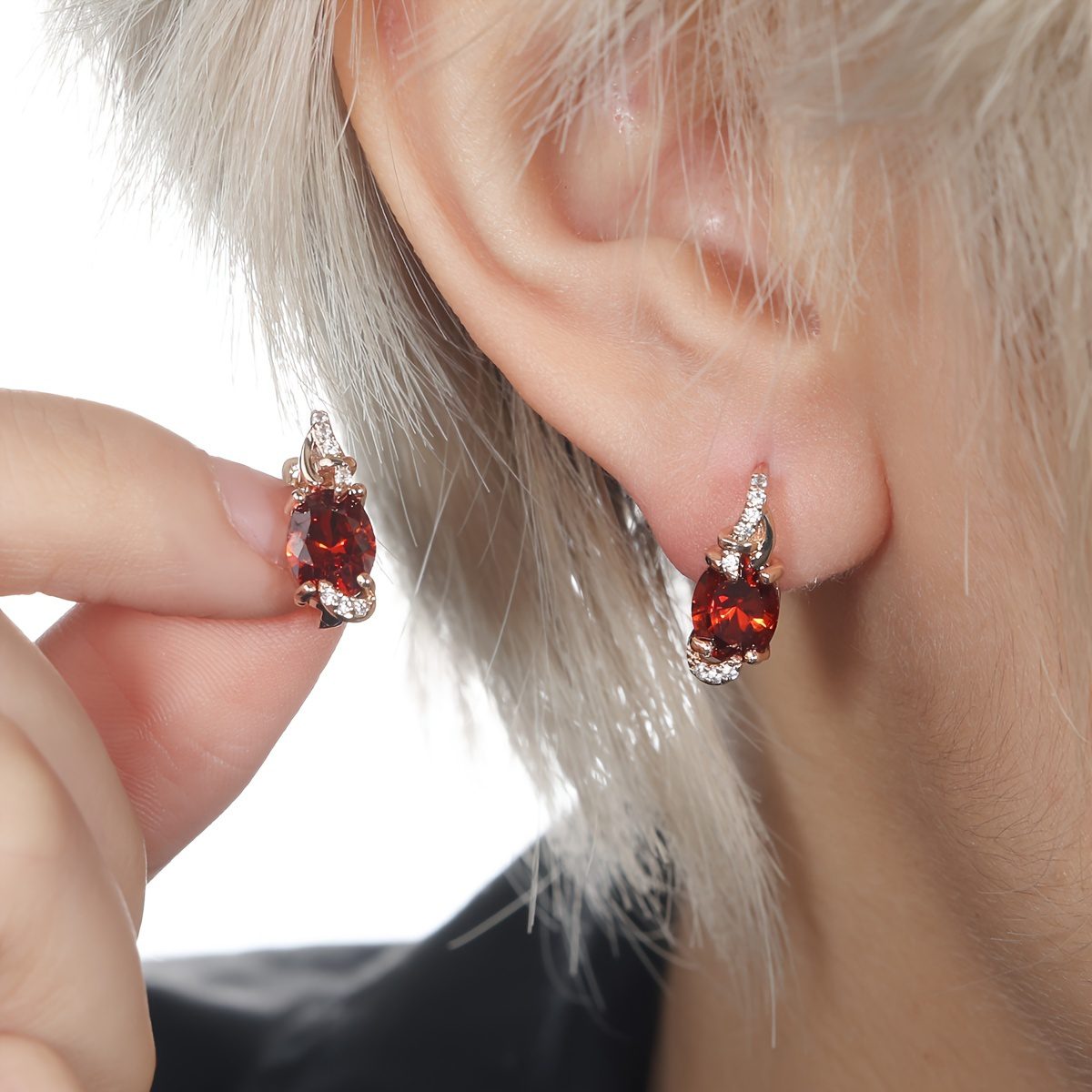 1 Boucle d'oreille avec pierre précieuse dorée et bleue, Boucle d'oreille tendance pour femme avec pierre précieuse blanche, bleue, rouge, rose, taille ronde et ovale, Boucle d'oreille à clou à griffe pour anniversaire, Bijoux.