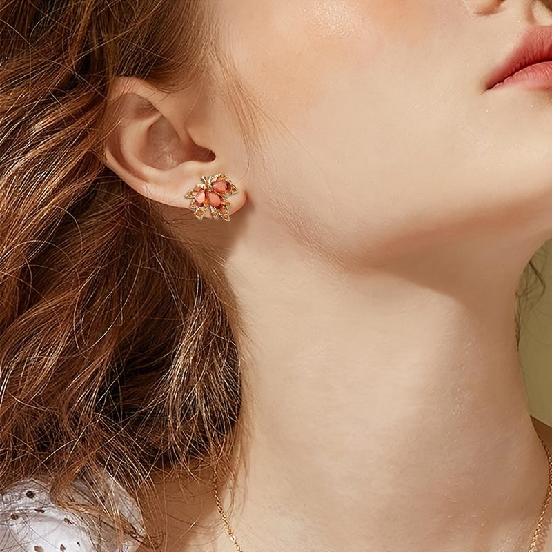 Boucles d'Oreilles Feuille d'Érable Rouge Légères Femme – Image 10