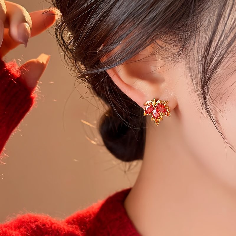 1 Paire de Boucles d'Oreilles Feuille d'Érable Rouge Uniques et Nouvellement Conçues pour Femmes, Parfaites pour un Usage Quotidien et comme Cadeaux pour les Petites Amies ou les Mères