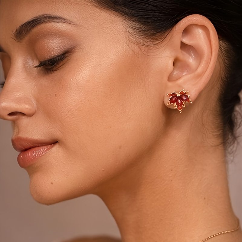 1 Paire de Boucles d'Oreilles Feuille d'Érable Rouge Uniques et Nouvellement Conçues pour Femmes, Parfaites pour un Usage Quotidien et comme Cadeaux pour les Petites Amies ou les Mères