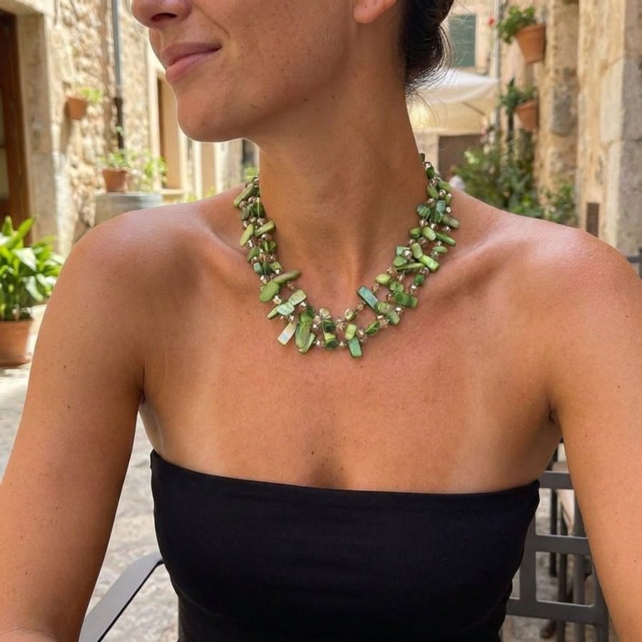 1pc Collier Bohème Élégant Vert avec Perles Décoratives, Collier à la Mode Multicouche en Coquillage & Cristal, Accessoire Polyvalent pour Femme, Usage Quotidien, Vacances, Fêtes & Banquets, Accessoire Cadeau Idéal