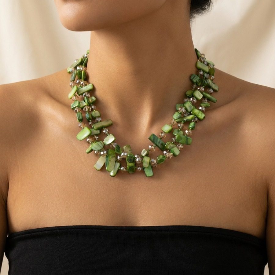 1pc Collier Bohème Élégant Vert avec Perles Décoratives, Collier à la Mode Multicouche en Coquillage & Cristal, Accessoire Polyvalent pour Femme, Usage Quotidien, Vacances, Fêtes & Banquets, Accessoire Cadeau Idéal